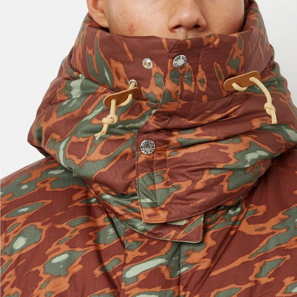 The North Face Parka 77' Brooks Range Dark Oak Camo‎ Print Puffer Hooded Jacket